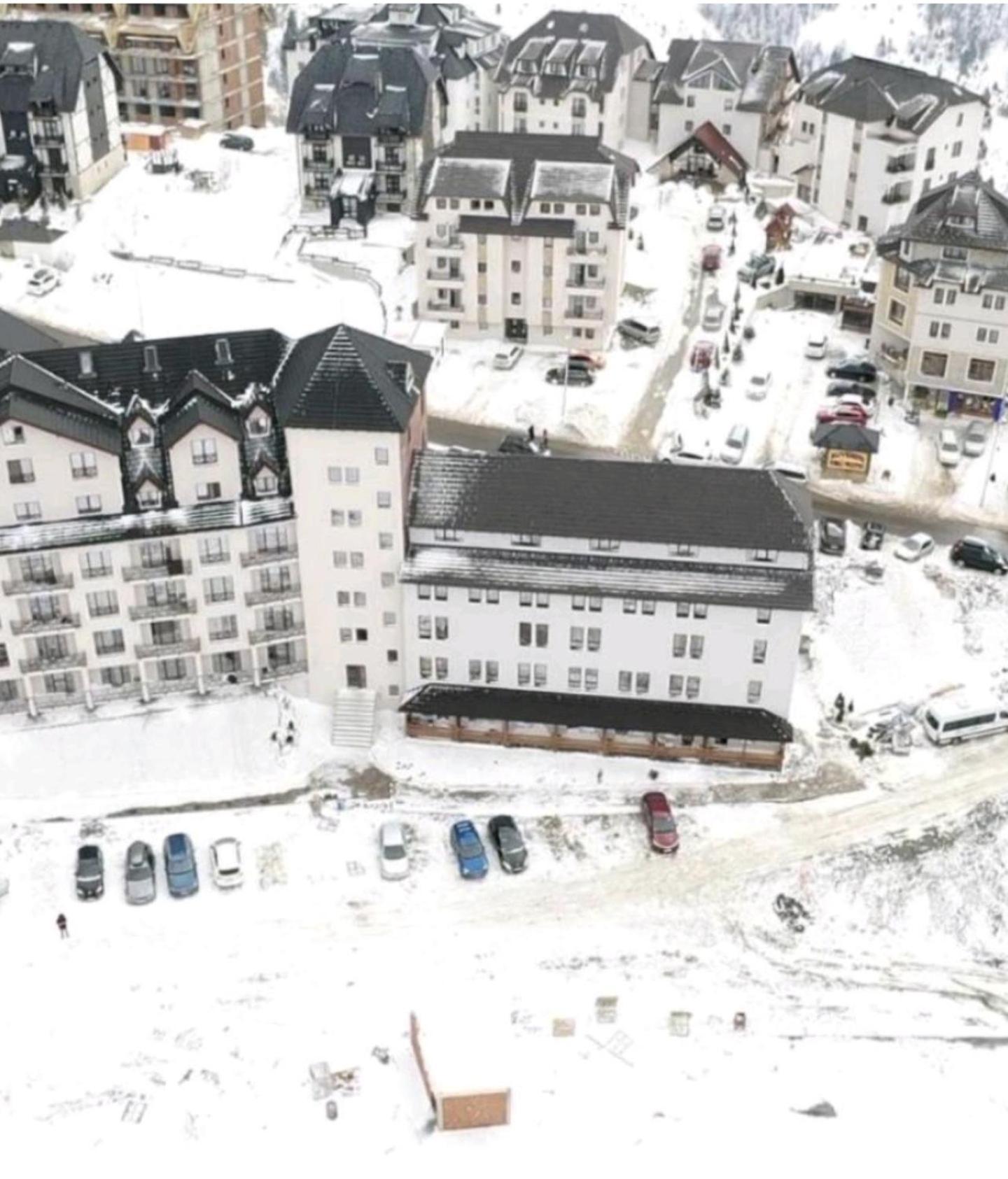 K19 Milmari Resort & Spa Kopaonik Exteriör bild